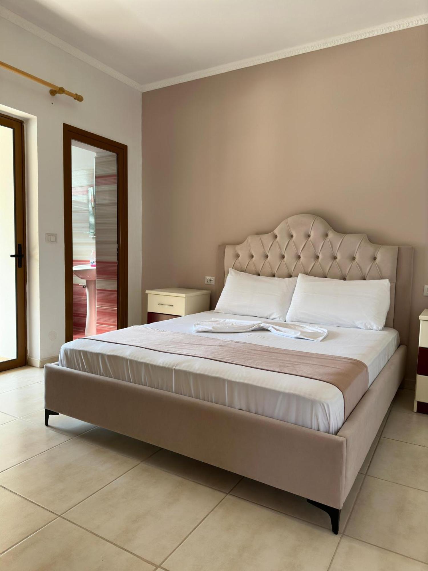 Evelina Ernild Rooms Saranda Dış mekan fotoğraf